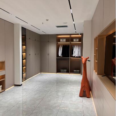 How to Organize a Boutique-Style Wardrobe: Tips for a Fashion-Forward Closet